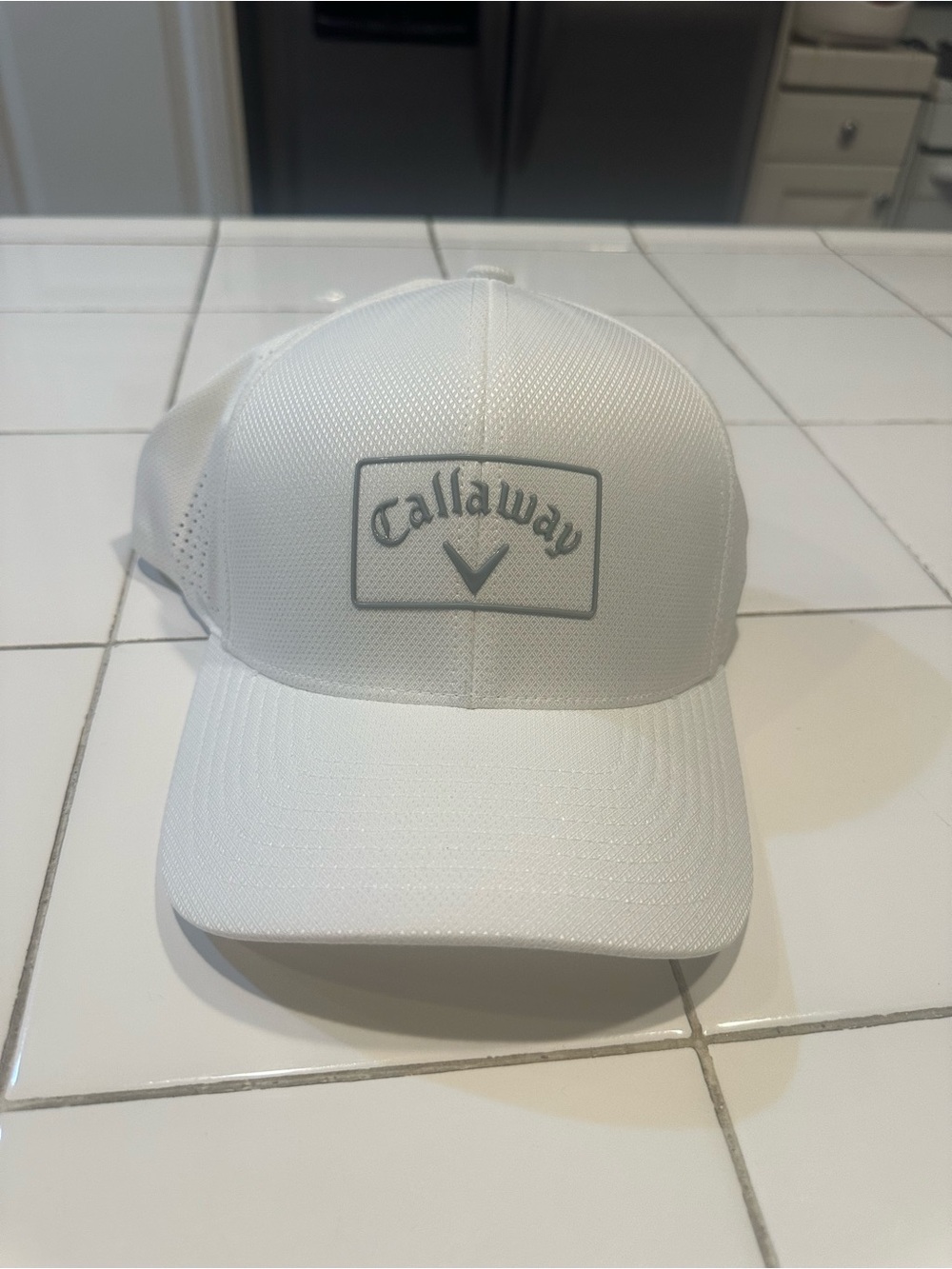 Callaway White Mesh Golf Cap with Gray Logo